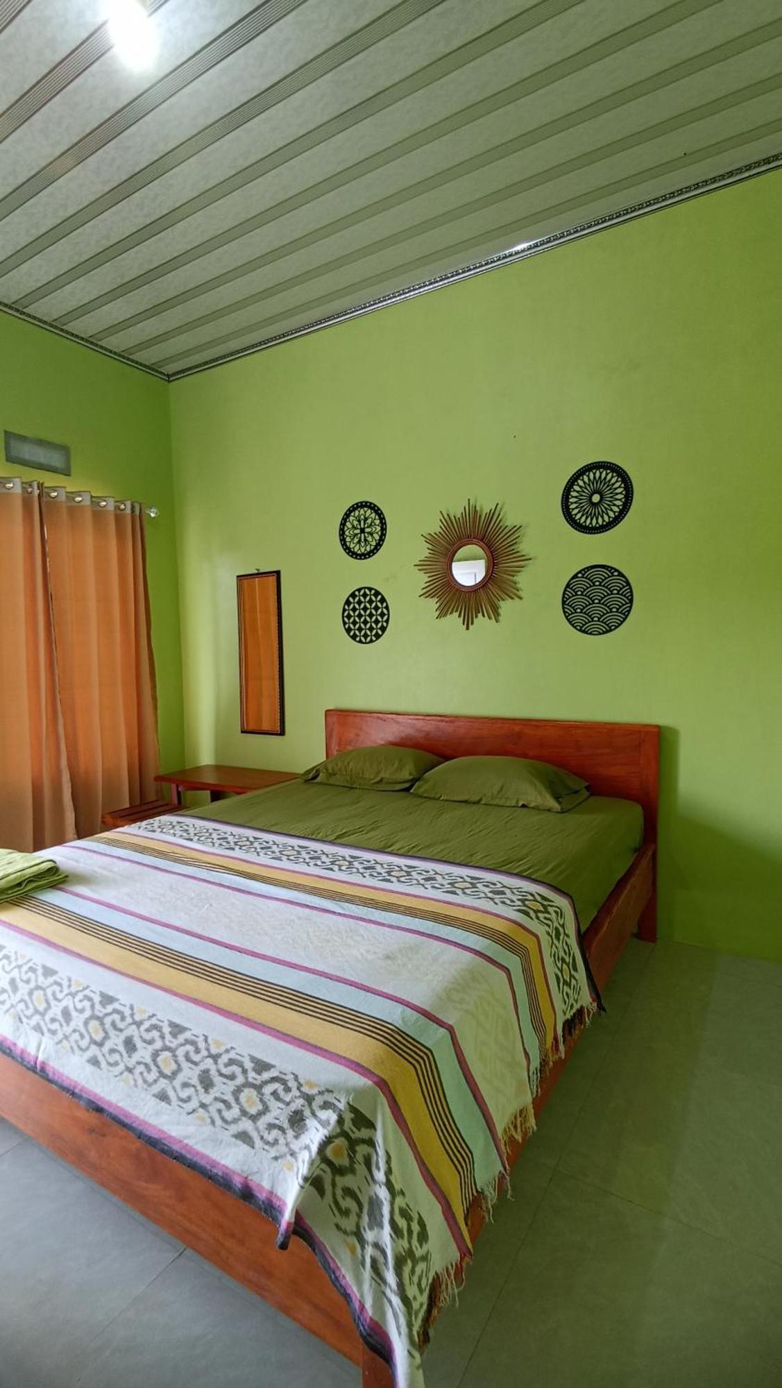 Loyal Friend Hostel Îles Karimunjawa Extérieur photo