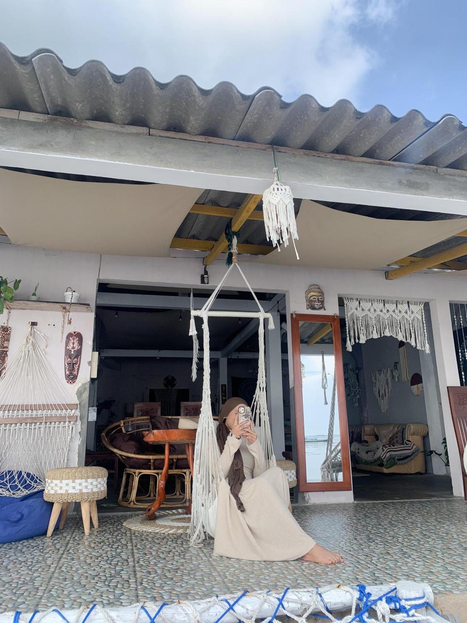 Loyal Friend Hostel Îles Karimunjawa Extérieur photo